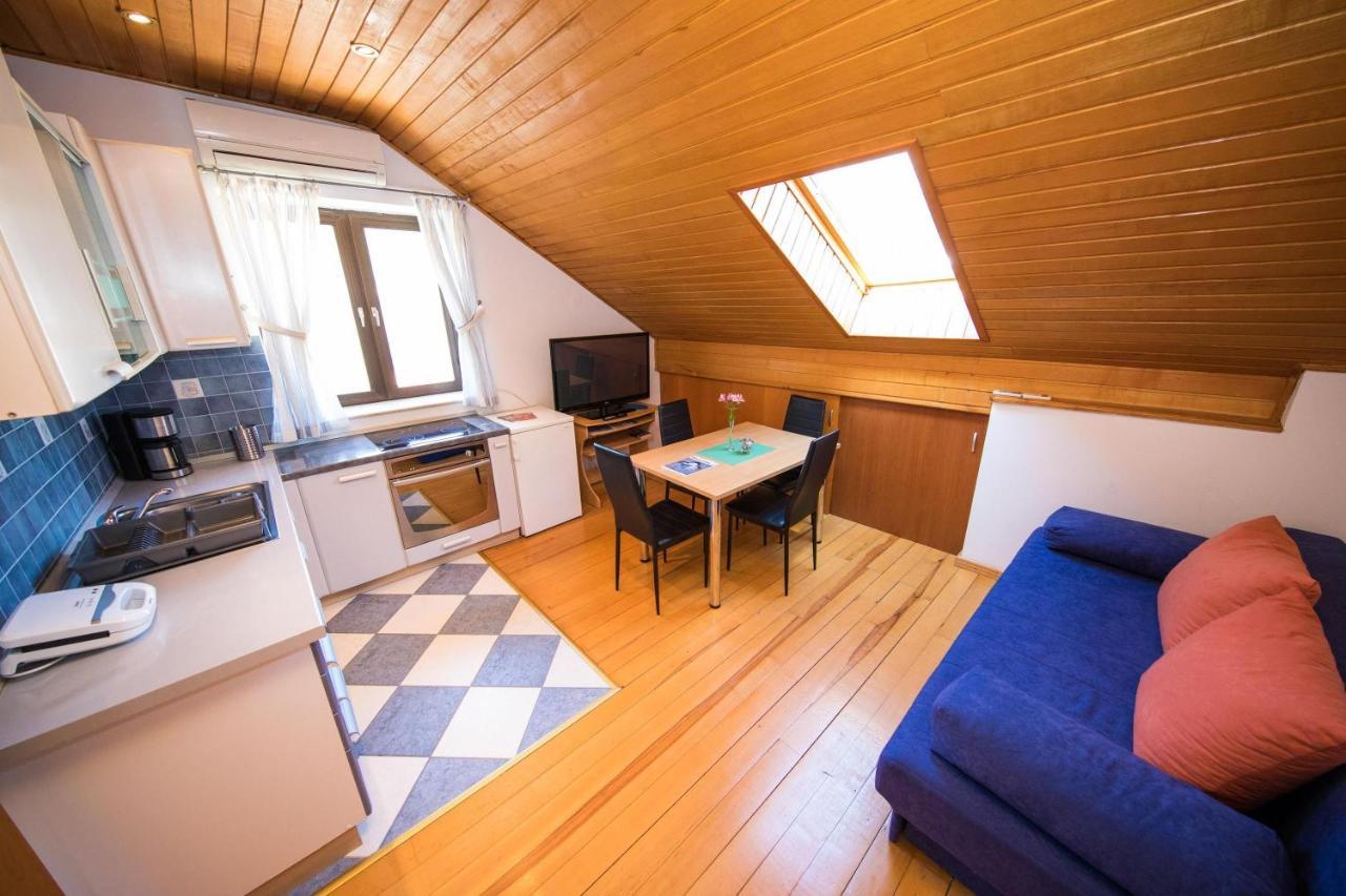 Guest House J&J Zaton  Extérieur photo