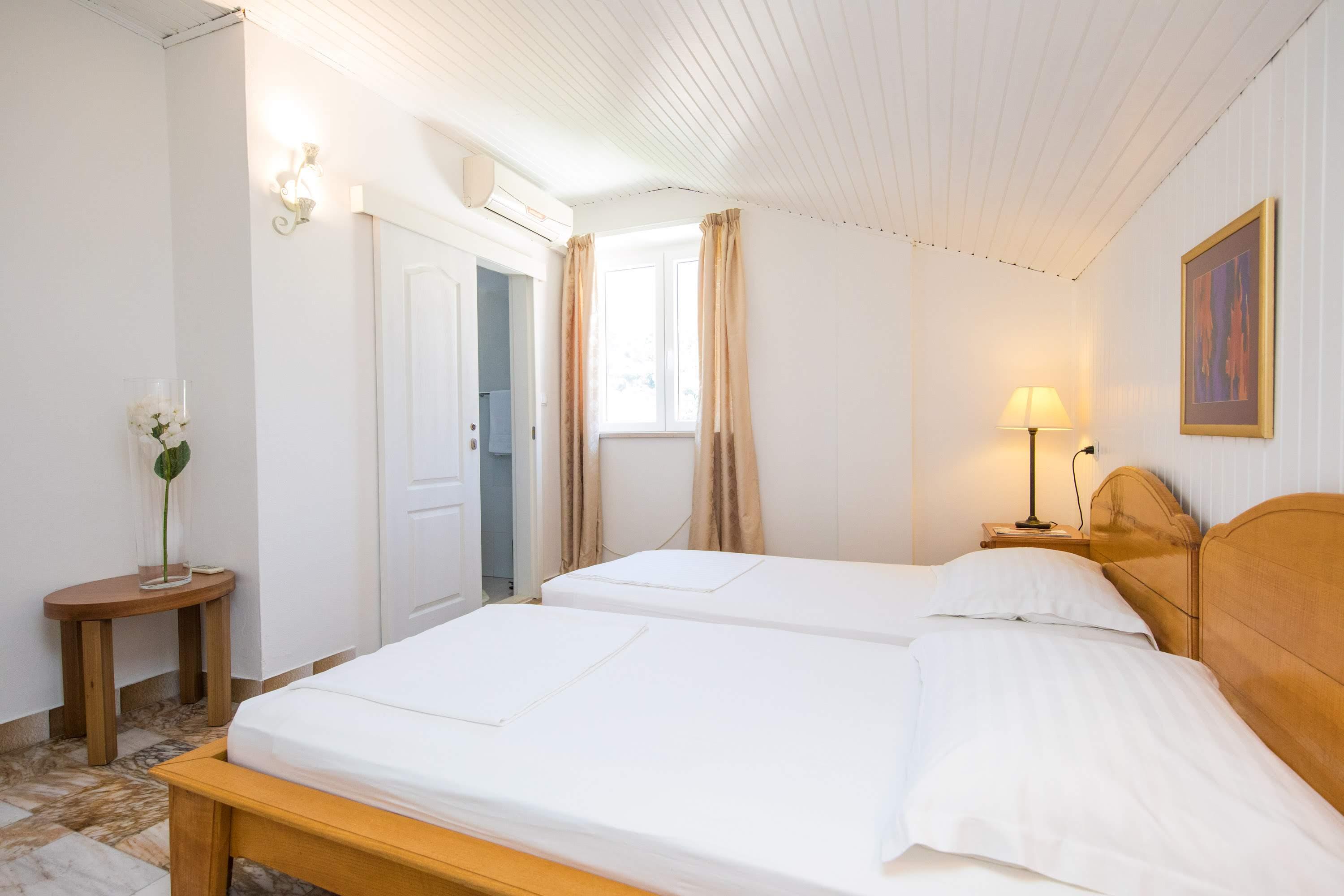 Guest House J&J Zaton  Extérieur photo